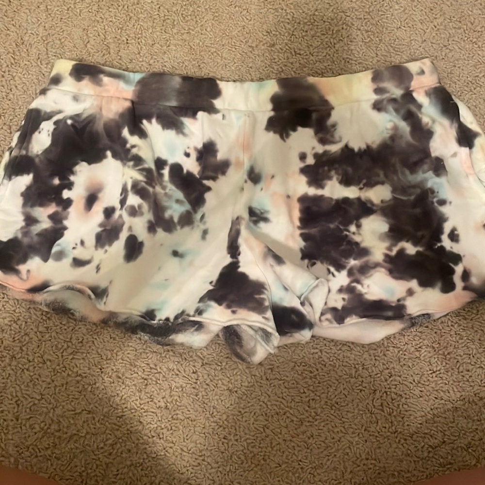 Colsie tie dye shorts